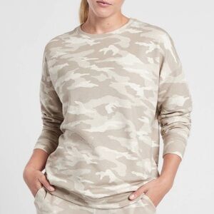 Athleta Camo Sweatshirt Small Cream Tan Brown Camouflage Pullover Athleisure